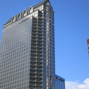 Another of our favorite buildings in Tampa (and reminded us of the building in downtown Portland with all the composers on it). Check out how the corners and reflections look like Xs.