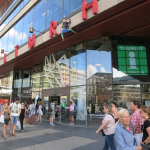 If you look carefully you can see Megan in a pink blouse outside the tourist office in Stockholm.