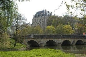 The same bridge across the Indre River that Jim's mom captured in a photo. Château Raoul in the background, from which Châteauroux gets its name. 2014