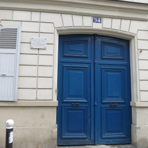 As the plaque on this wall says, Vincent Van Gogh lived in this building with his brother.