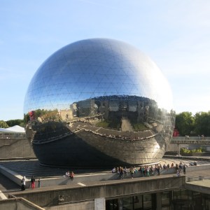 La Géode at Cité des Sciences et de l'Industrie.