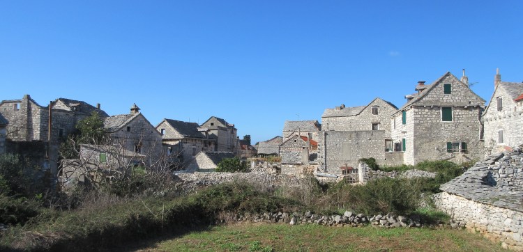 Grohote on Šolta Island had many abandoned buildings due the high rates of emigration.